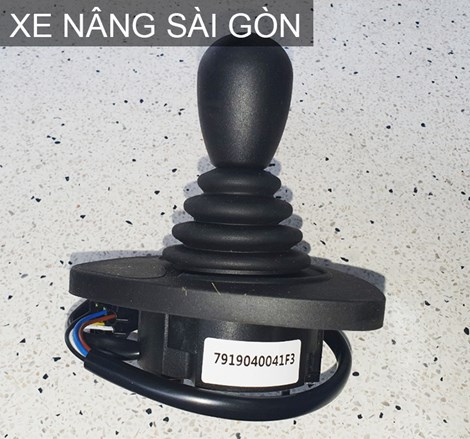 Cần điều khiển nâng hạ xe nâng Linde 7919040041