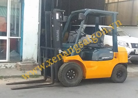 Xe nâng dầu toyota 2,5 tấn 7FD25-33968
