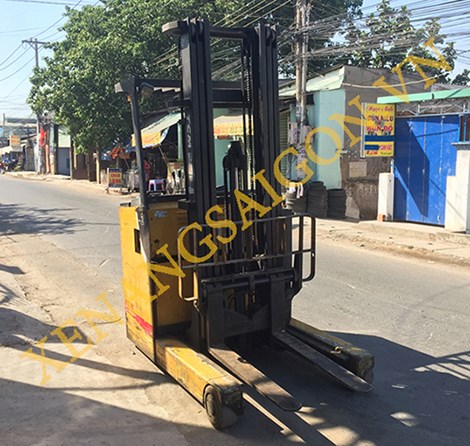 Xê nâng đứng lái TCM 8FBR20 6 MÉT
